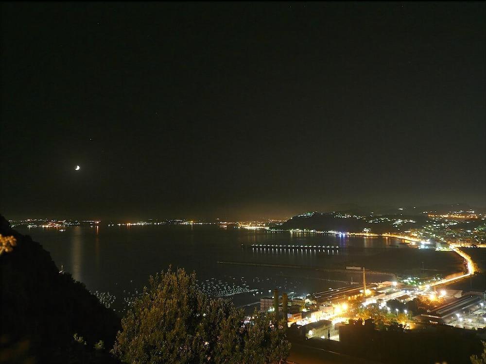 Hotel Santa Marta Поцуоли Екстериор снимка