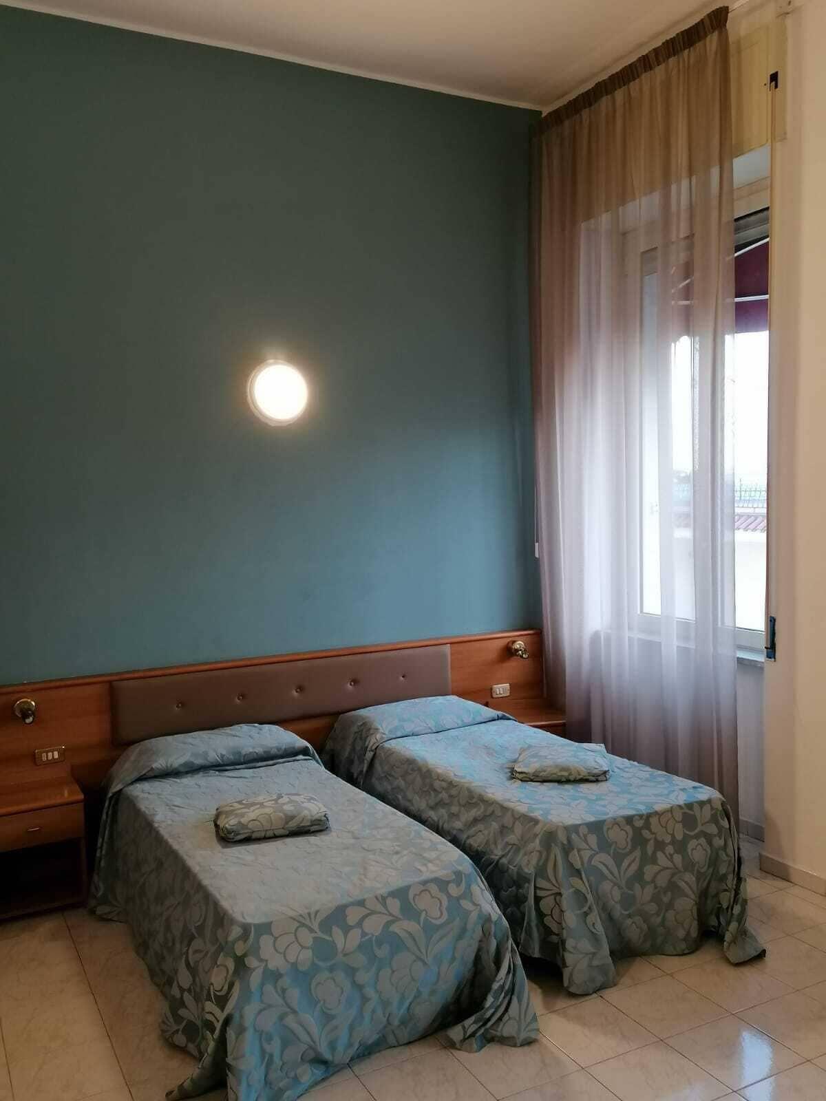 Hotel Santa Marta Поцуоли Екстериор снимка