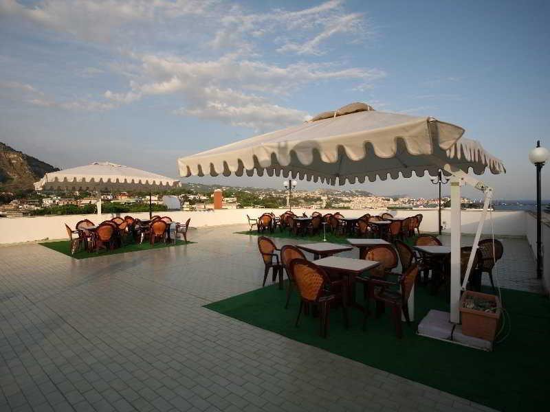 Hotel Santa Marta Поцуоли Екстериор снимка