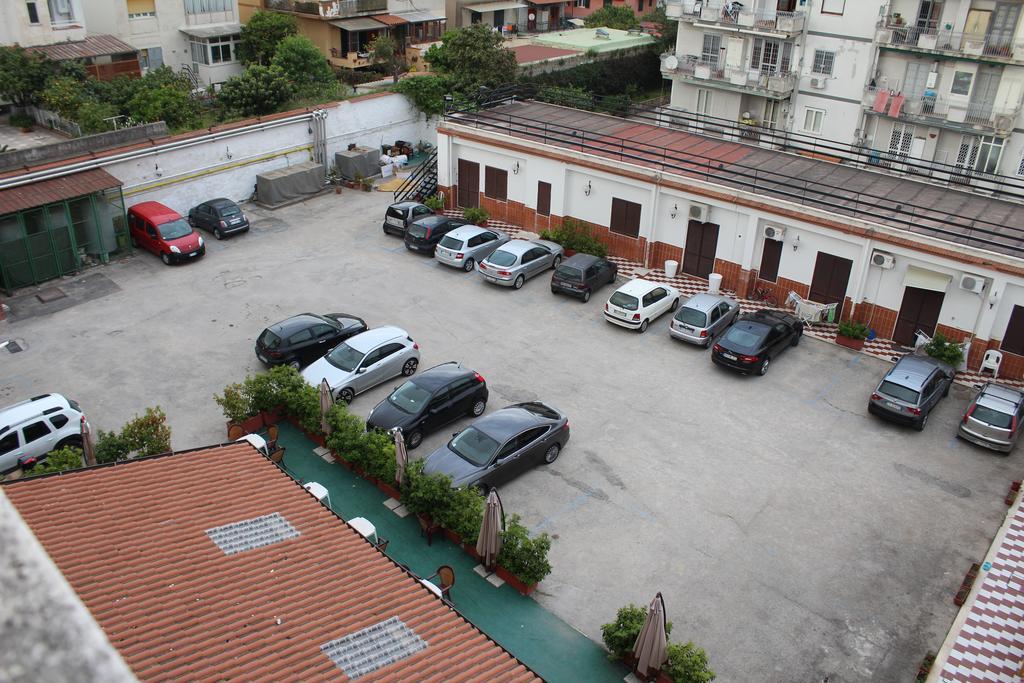 Hotel Santa Marta Поцуоли Екстериор снимка