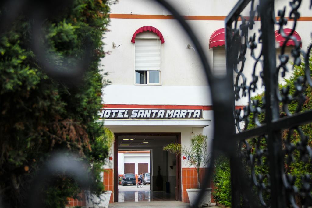 Hotel Santa Marta Поцуоли Екстериор снимка