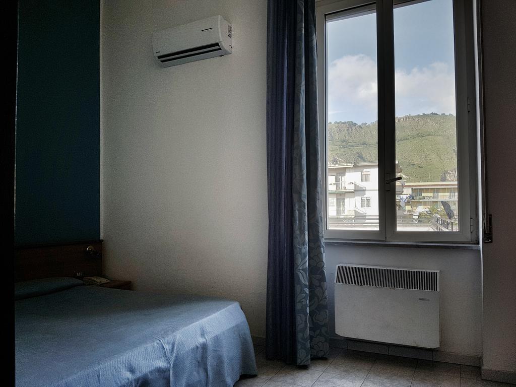 Hotel Santa Marta Поцуоли Екстериор снимка